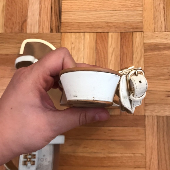 Isola White Sandals - Size 8.5 - Picture 4 of 7